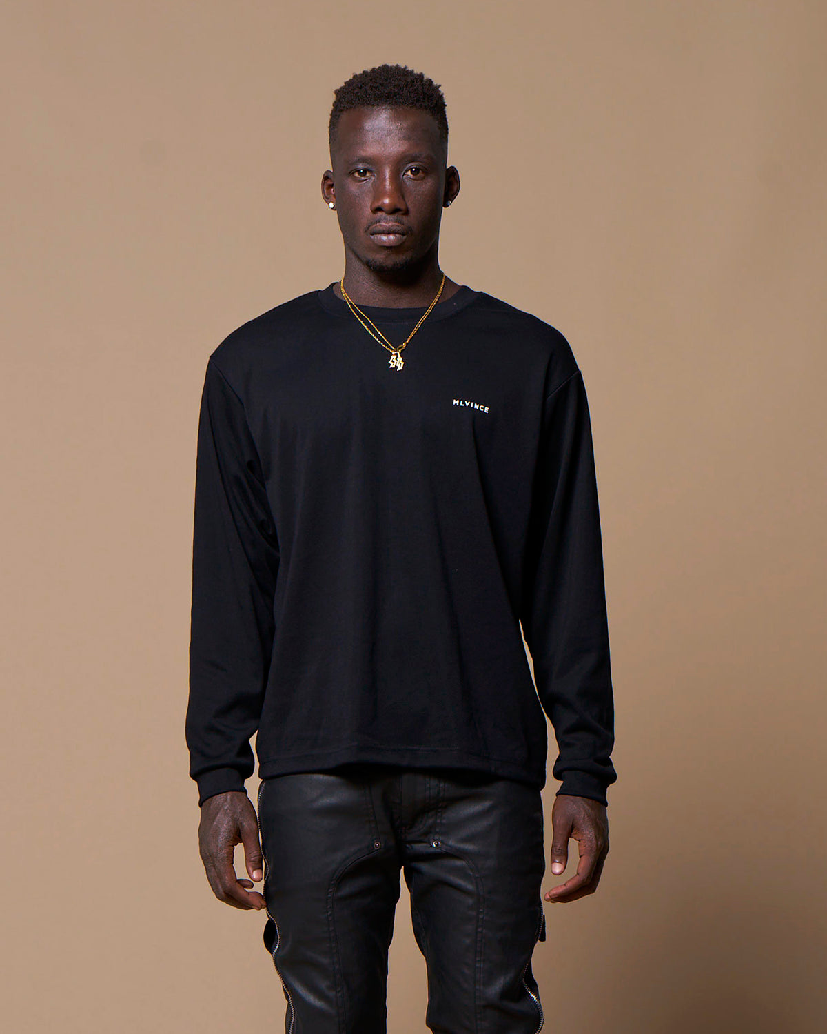 CLASSIC LOGO BOX LS TEE - BLACK