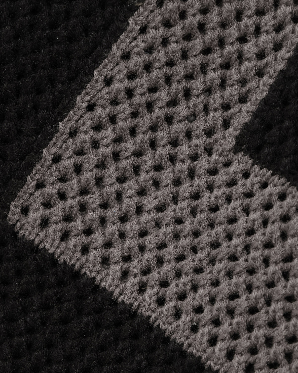 KNIT FOOTBALL TOP - BLACK